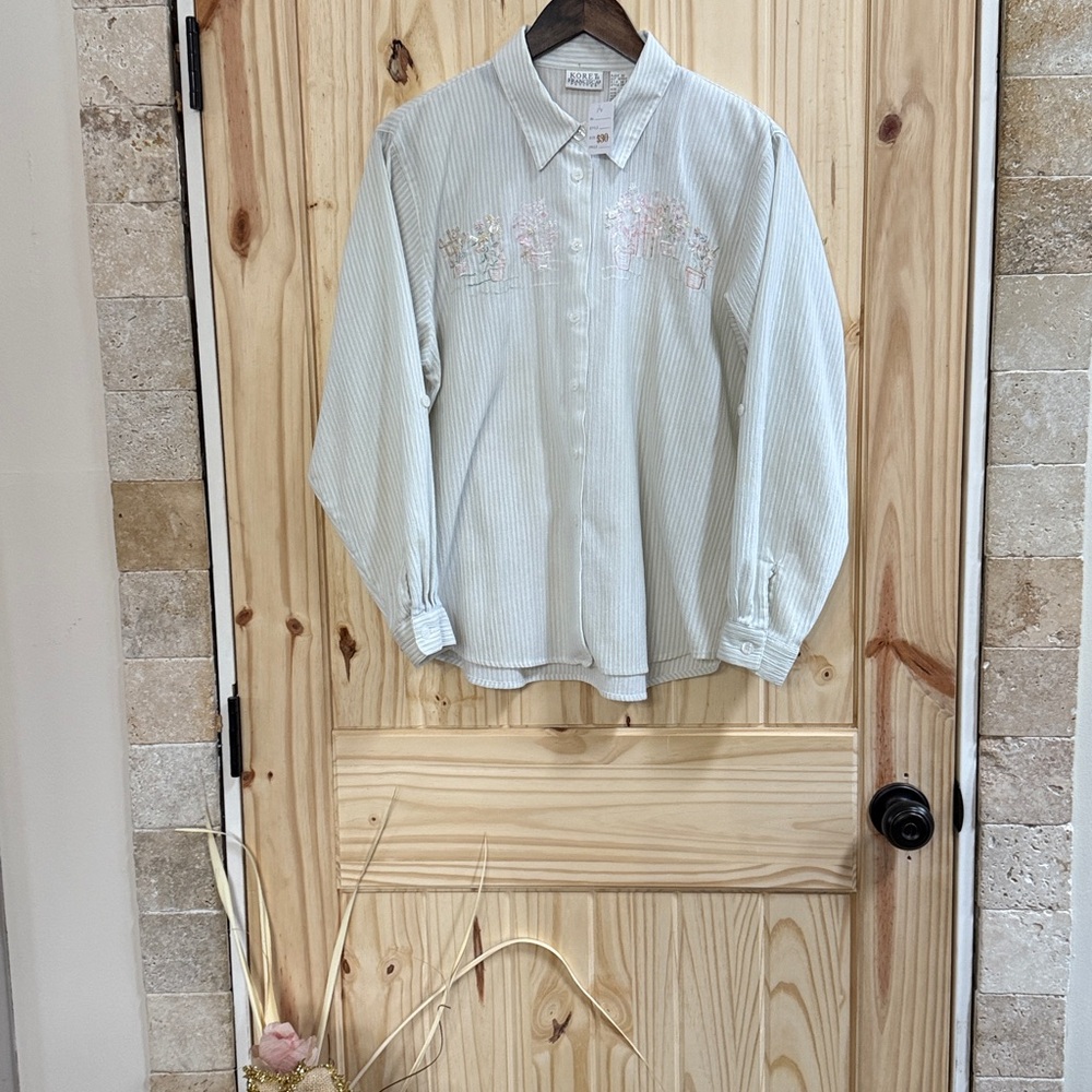 Koret Francisca dress/casual 3D embroidered shirt w/sleeve lifts